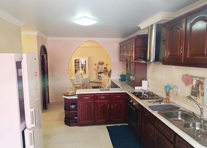 Caroca House Дом отдыха Назаре